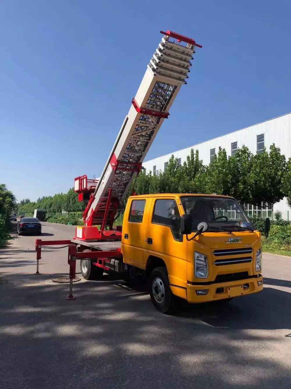 齐河附近的云梯车出租服务：轻松解决高空作业需求